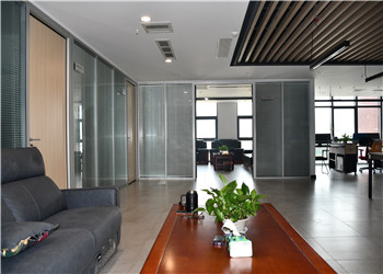 旅客在車上死亡，車主需承擔責任嗎？